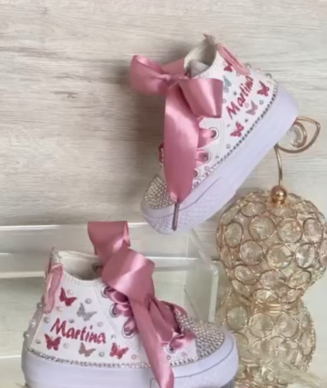 Bota Converse Chuck Taylor con mariposas - Imagen 1