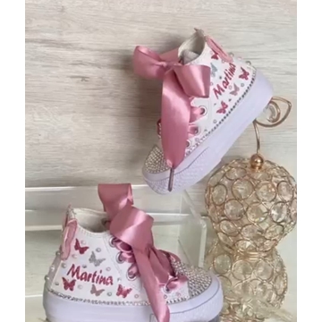Bota Converse Chuck Taylor con mariposas - Imagen 1