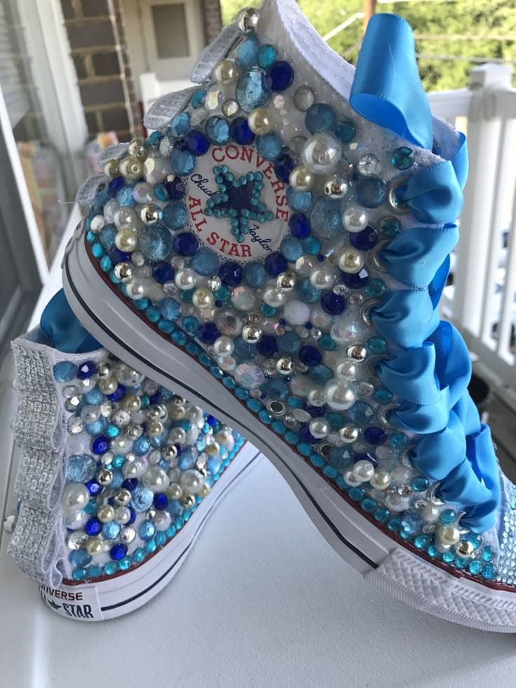 Bota Converse Chuck Taylor con perlas y lazo de seda - Imagen 1