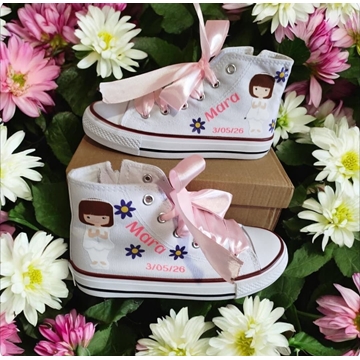 Bota Converse Chuck Taylor Niña comunión con flores violetas - Imagen 1
