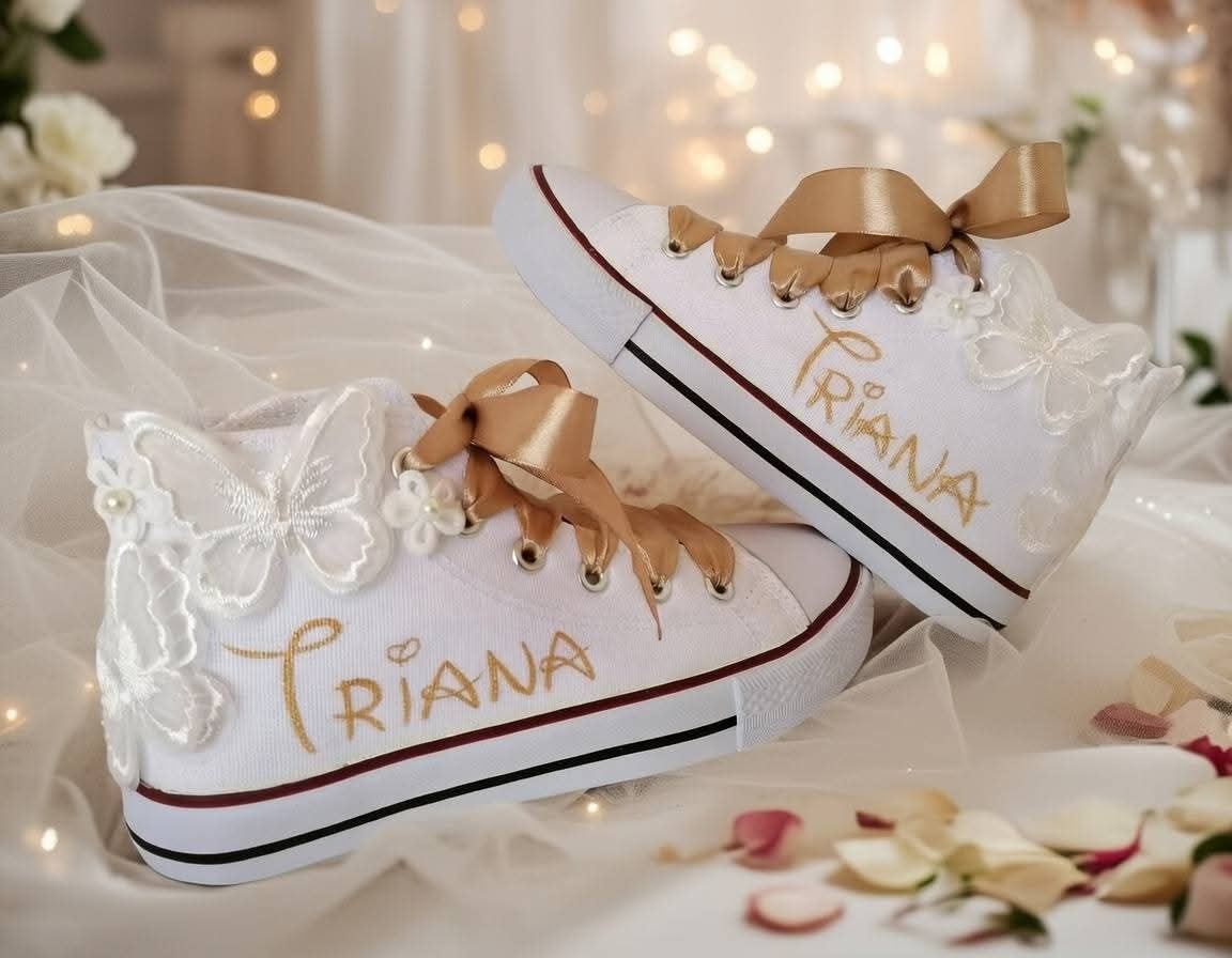 Bota Converse con mariposas de tela primera comunión - Imagen 3