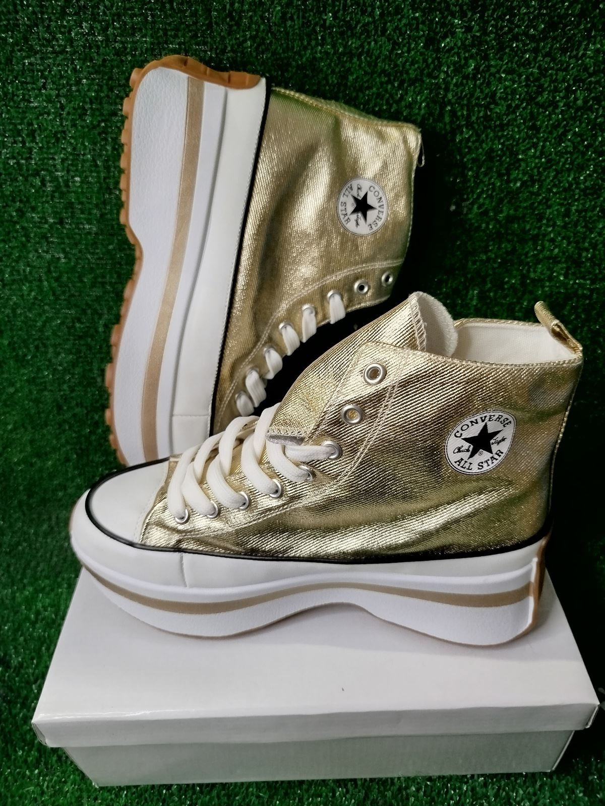 Bota Converse dorada - Imagen 1