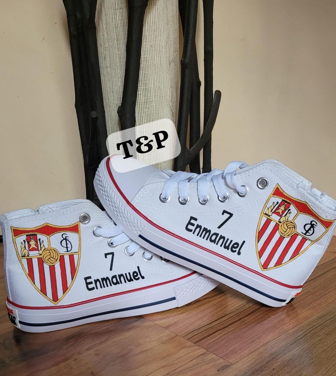 Bota Converse escudos futbol Betis  y Sevilla - Imagen 2