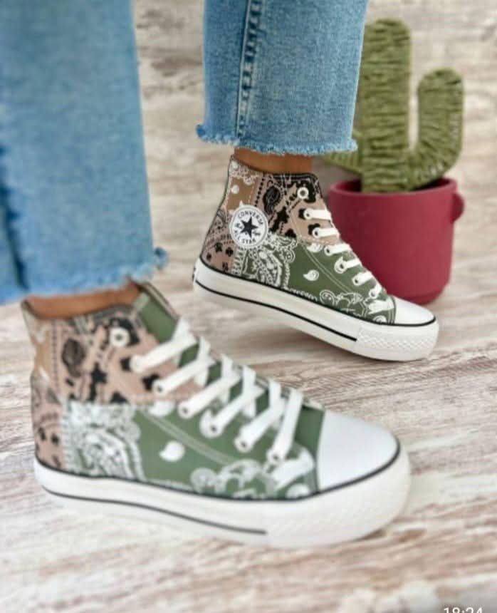 Bota Converse multicolor - Imagen 1