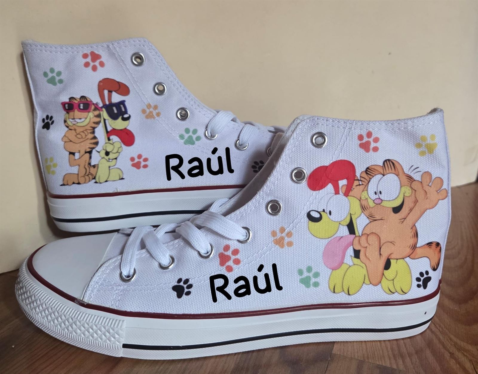 Bota Converse personalizada de Garfield - Imagen 1