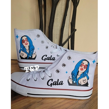 Bota Converse personalizadas Karol G - Imagen 1