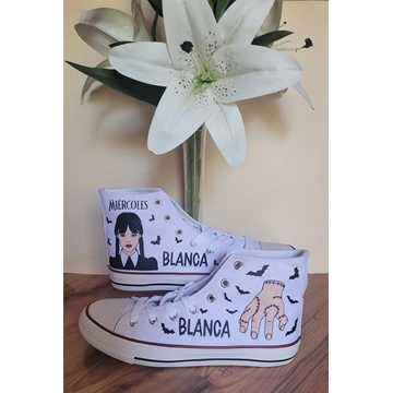 Bota Converse personalizadas Miércoles Adams - Imagen 1