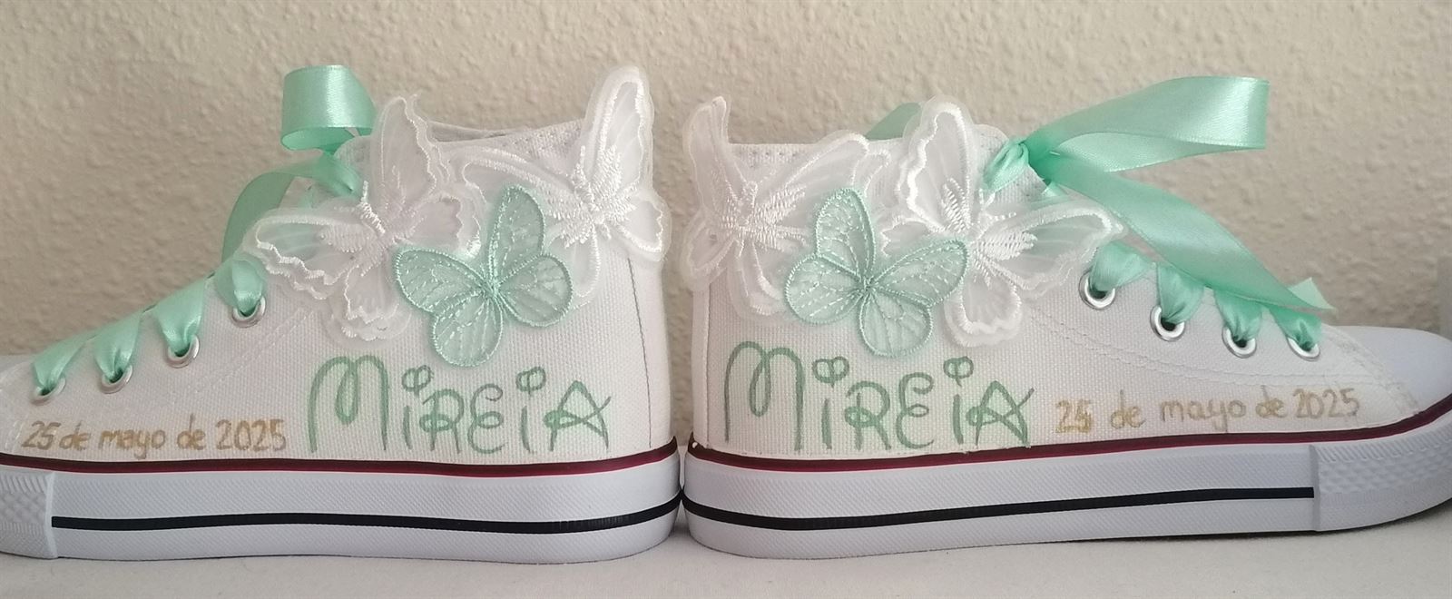 Bota Converse Primera comunión  con mariposas - Imagen 2