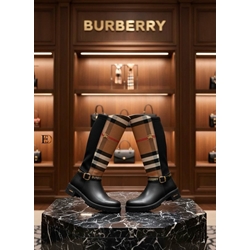 Botas altas de Burberry - Imagen 2