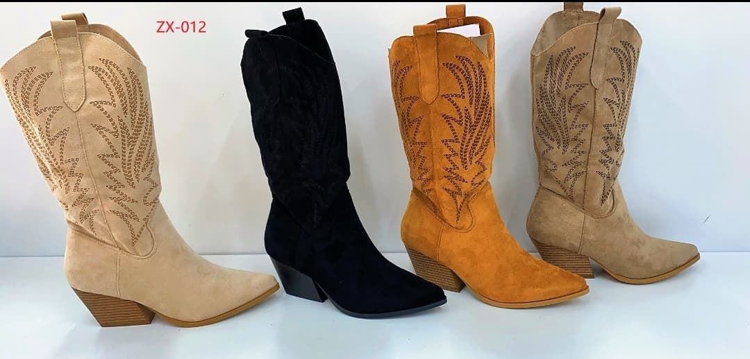 Botas camperas con tacón ancho - Imagen 1