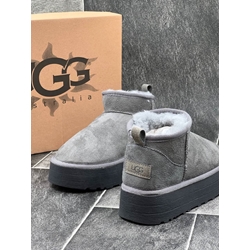 Botas con plataforma UGG classic ultra - Imagen 2