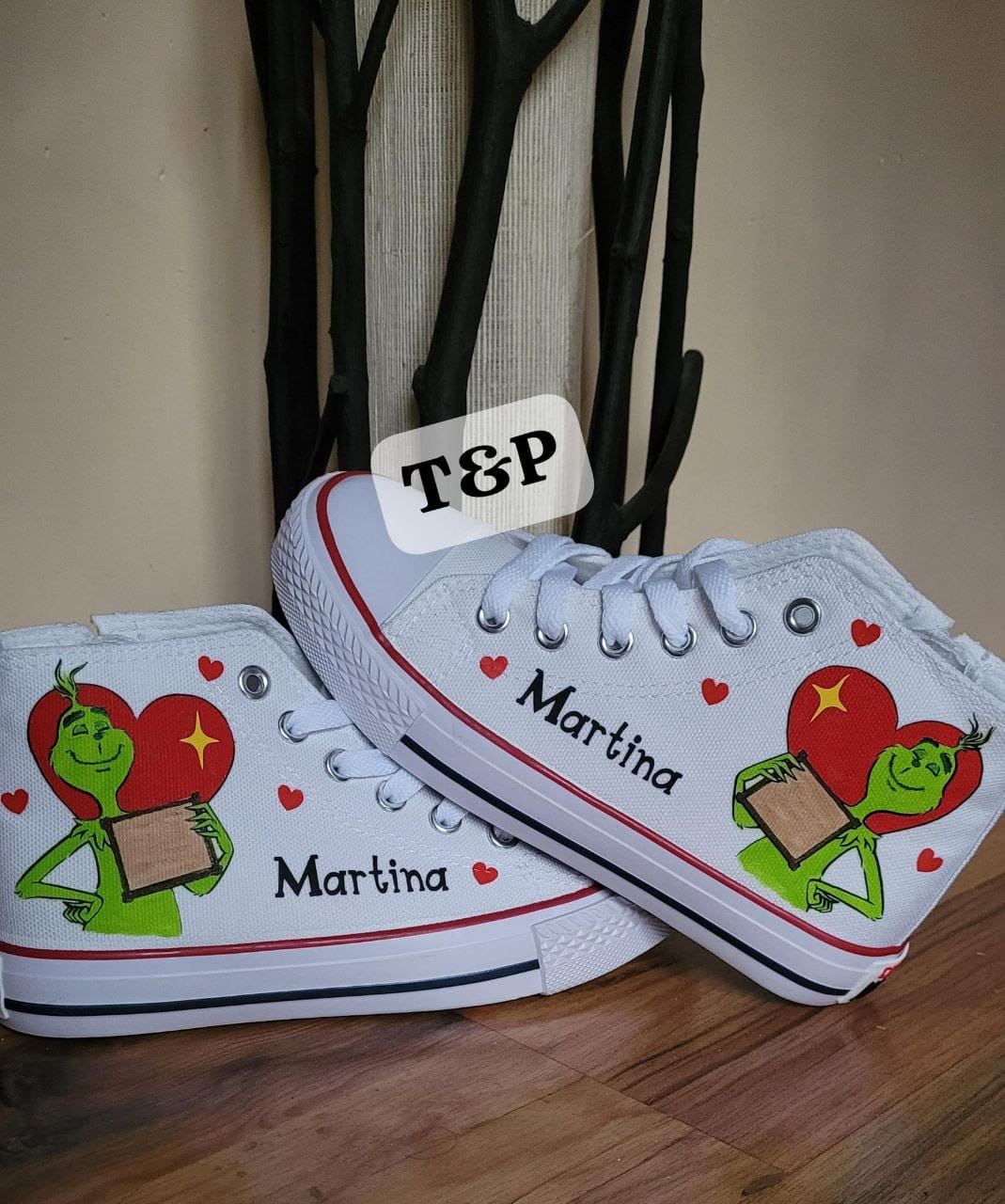 Botas Converse personalizadas del Grinch - Imagen 1