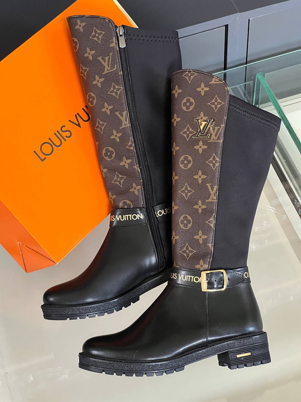 Botas Louis Vuitton - Imagen 1