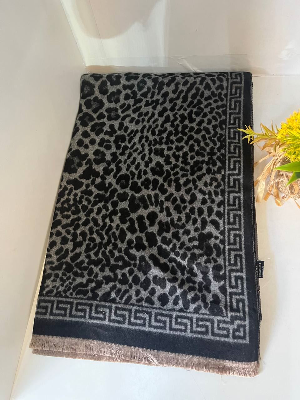 Bufanda con estampado de leopardo - Imagen 3