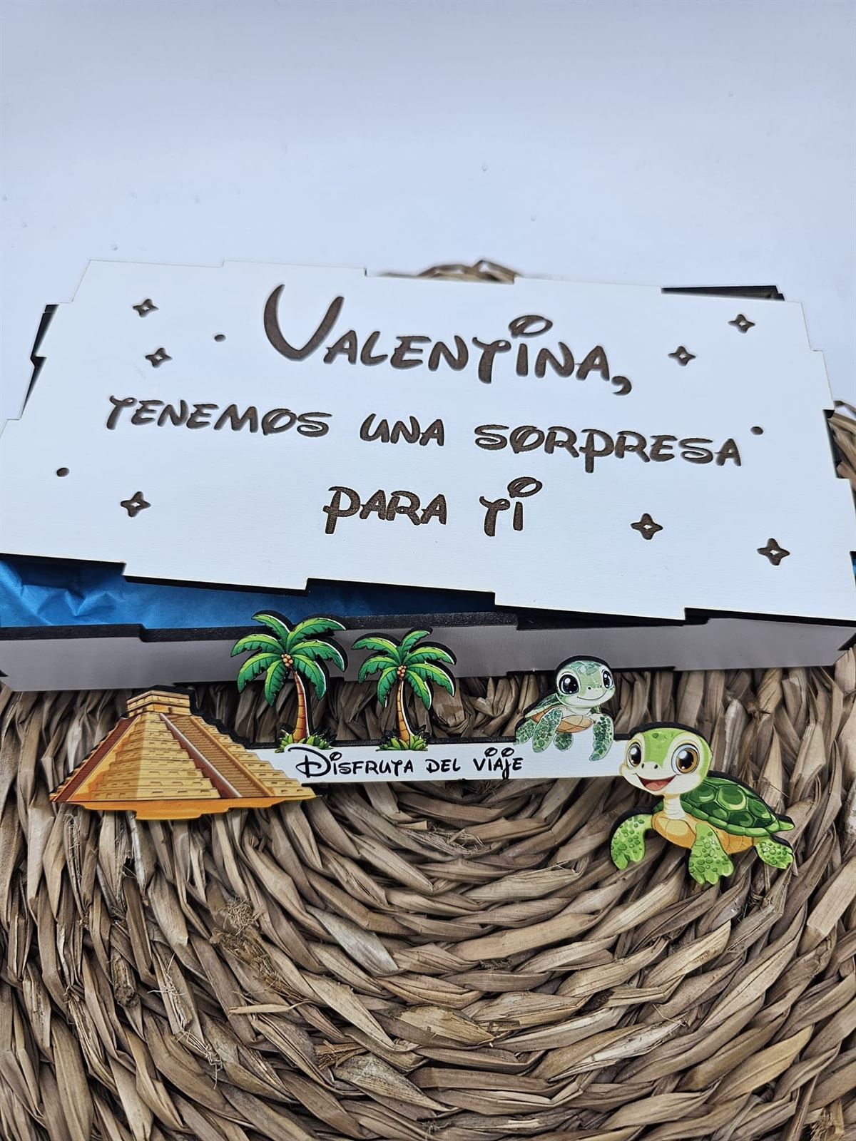 Cajita de madera personalizada nos vamos de viaje - Imagen 1