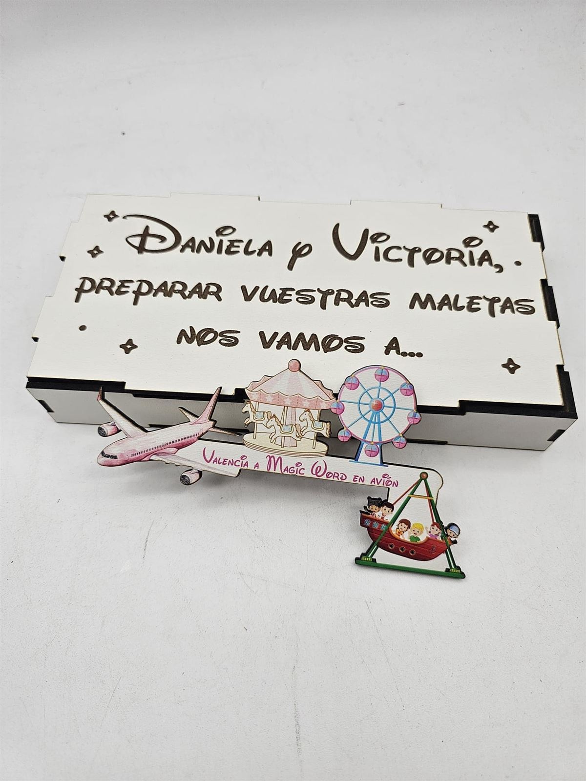 Cajita de madera personalizada nos vamos de viaje - Imagen 2