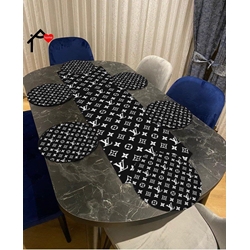 Camino de mesa y salvamanteles Louis Vuitton - Imagen 1