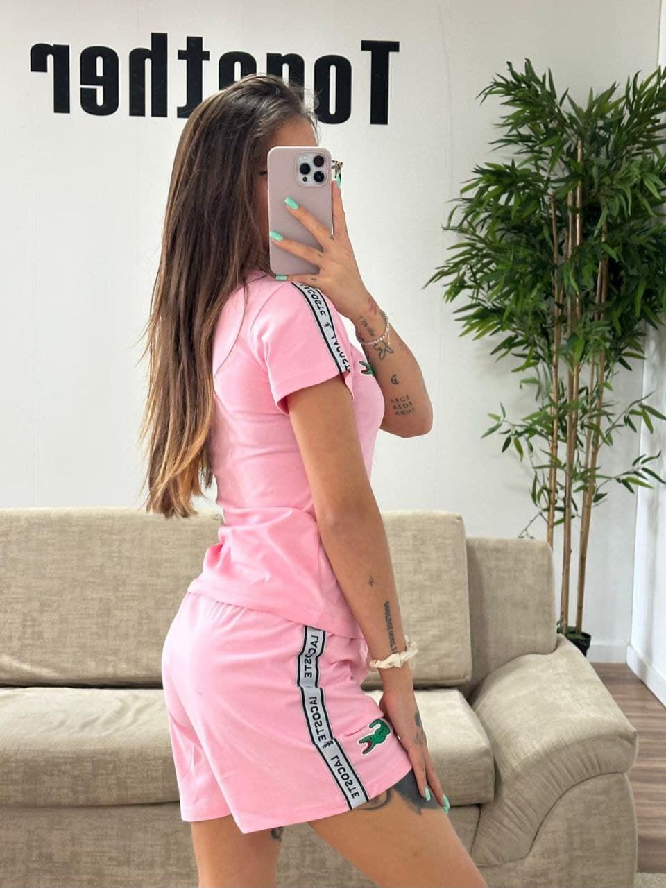 Camiseta y pantalón corto Lacoste de verano - Imagen 2