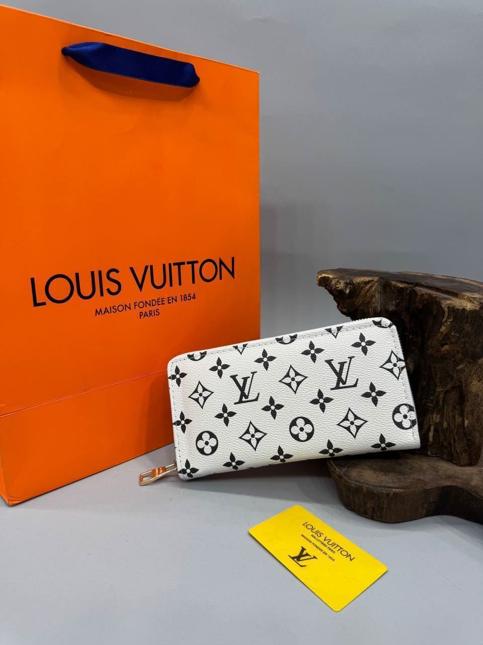 Cartera grande Louis Vuitton - Imagen 4