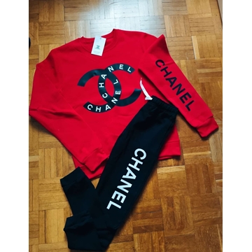 Chándal Chanel de mujer - Imagen 1
