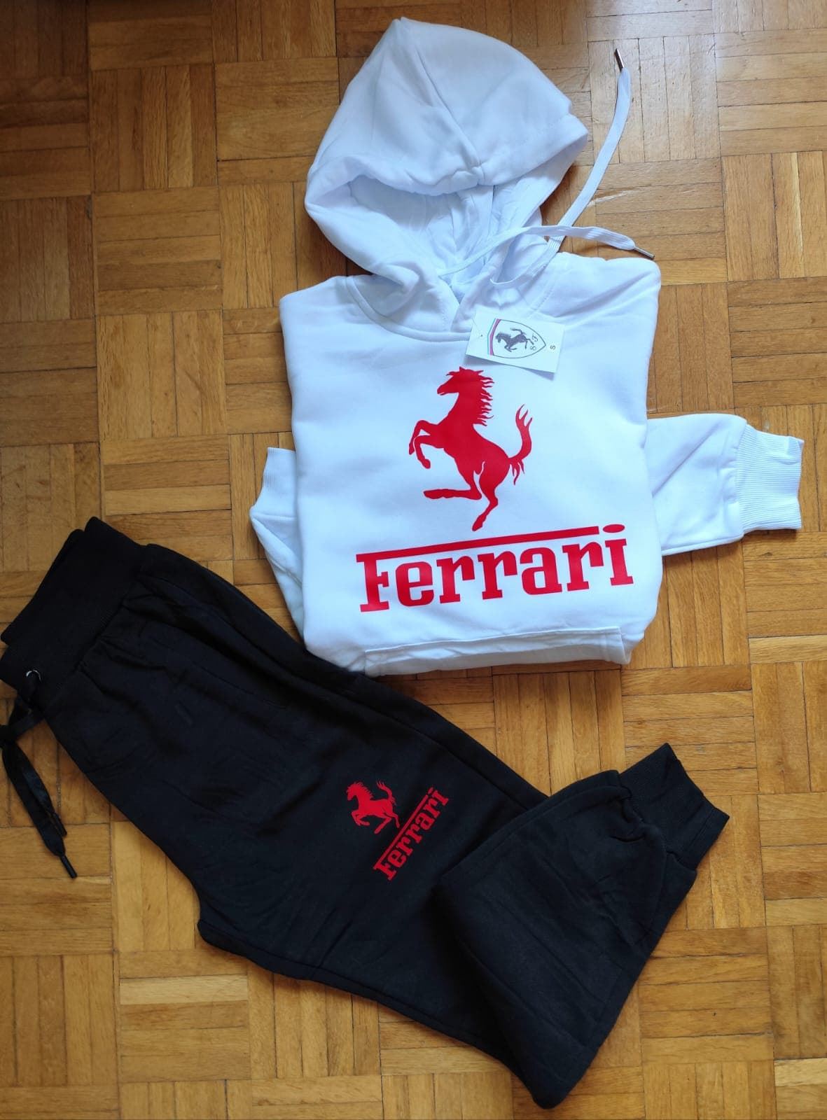 Chándal Ferrari - Imagen 1