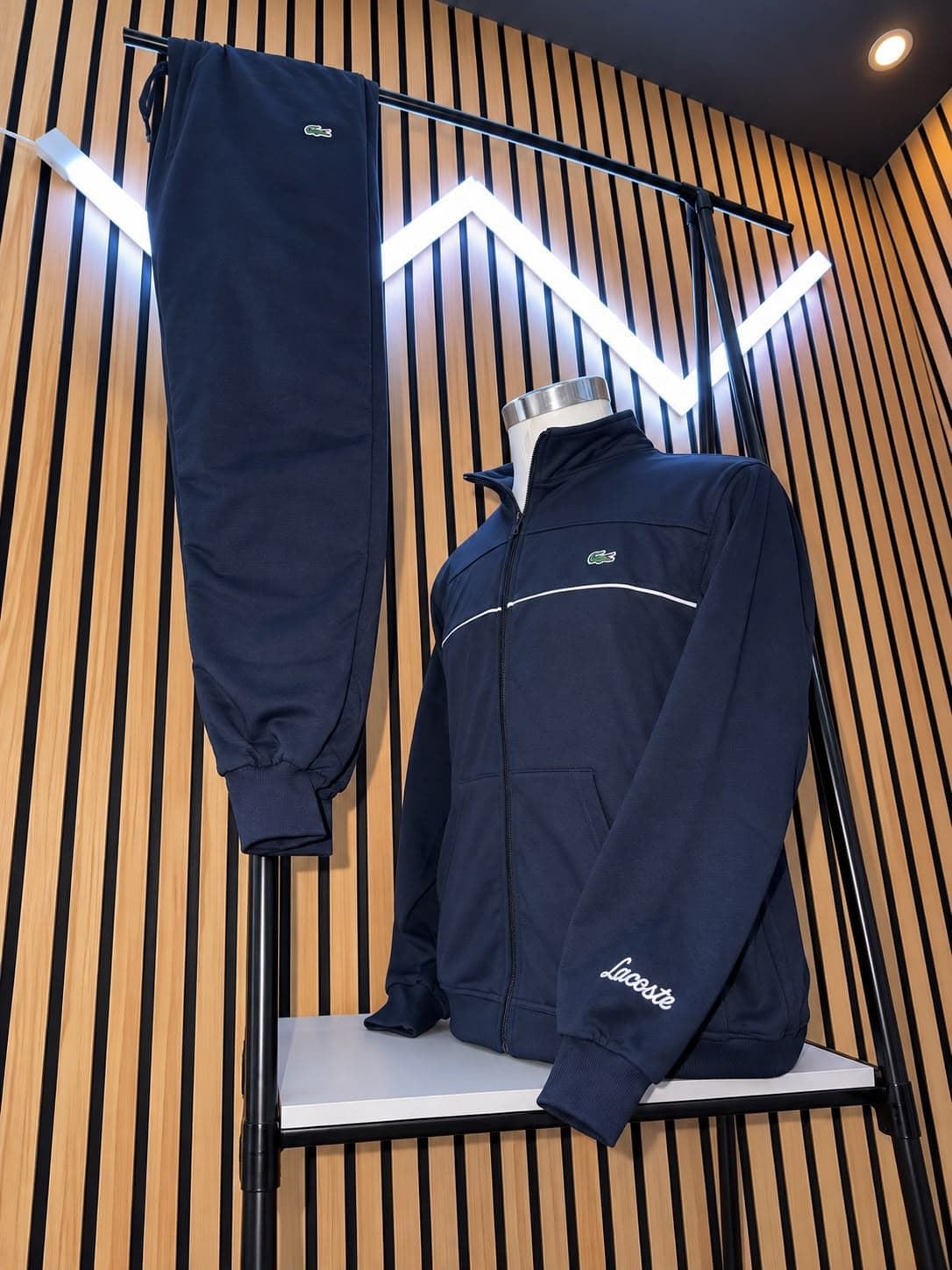 Chándal Lacoste bordado - Imagen 3