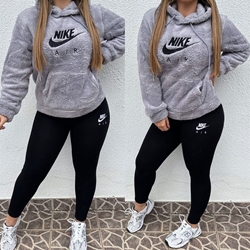 Chándal Nike de mujer - Imagen 1