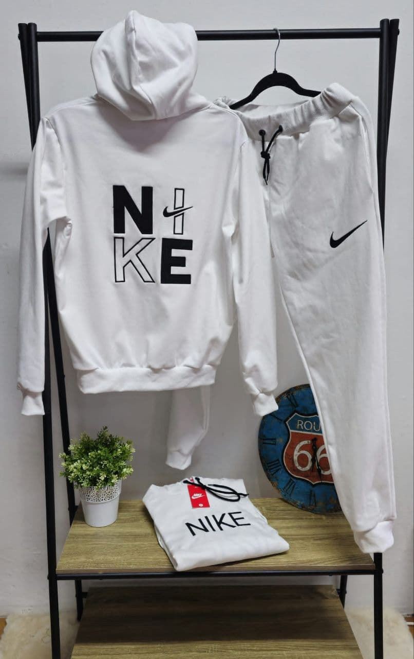 Chándal Nike - Imagen 4