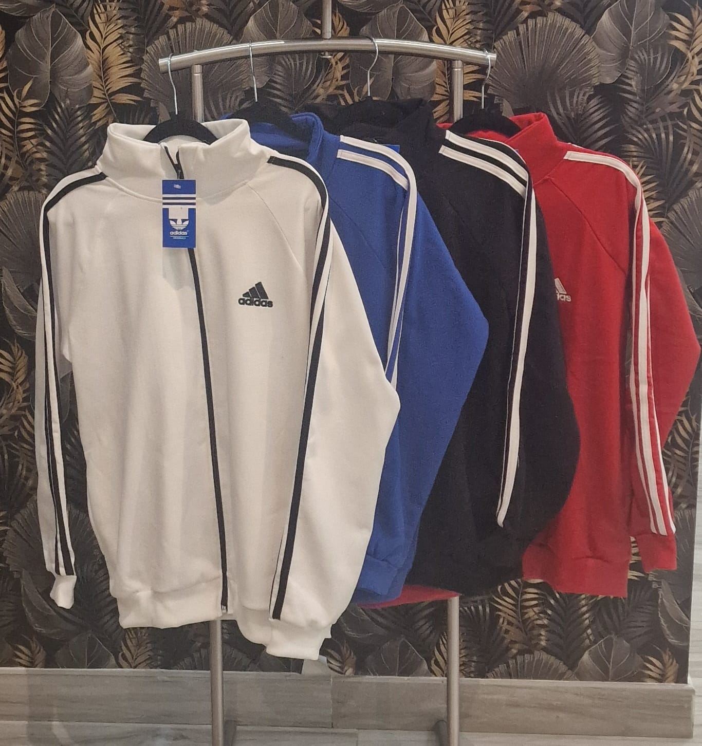 Chaqueta Adidas con cremallera - Imagen 1