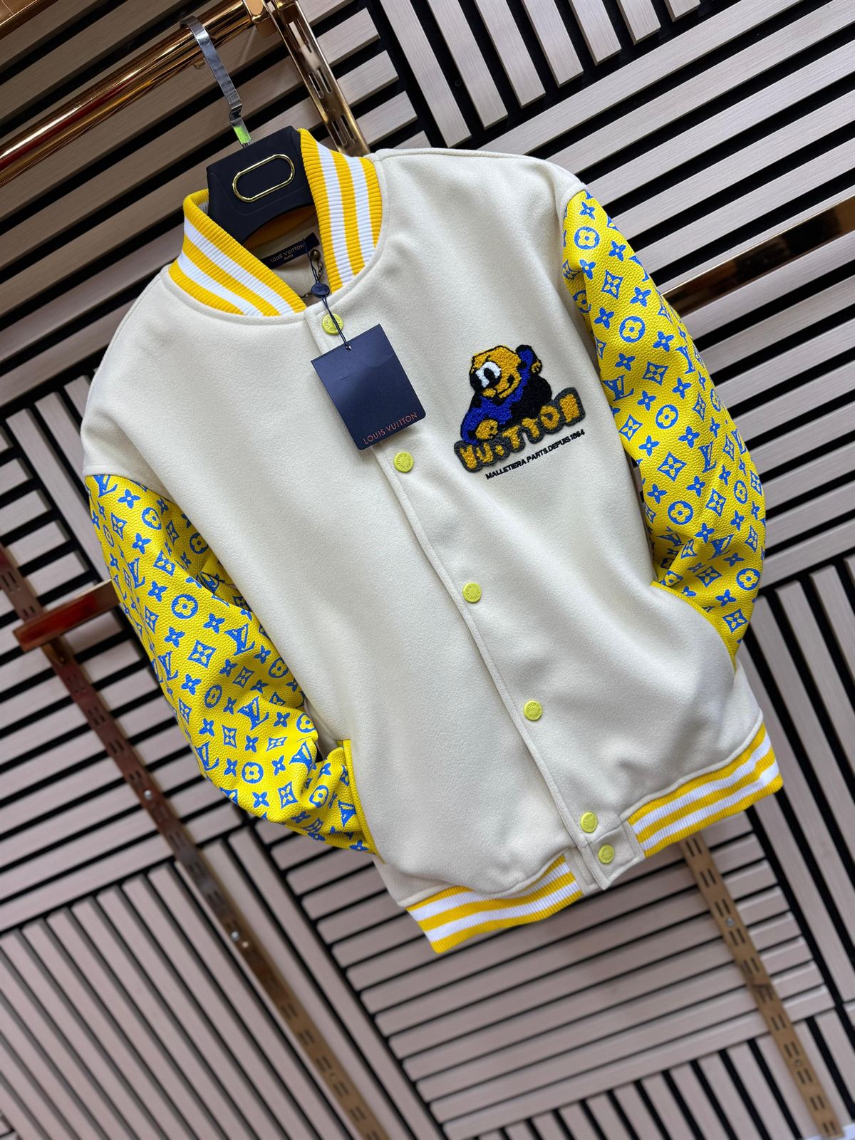 Chaqueta Louis Vuitton amarilla - Imagen 1