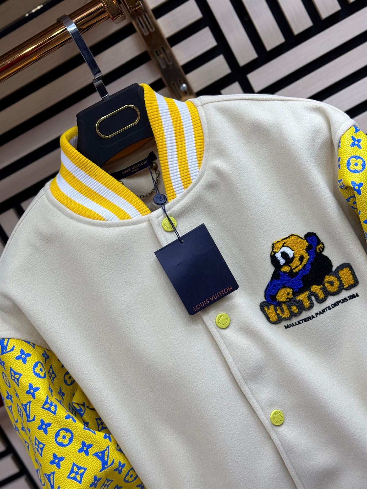 Chaqueta Louis Vuitton amarilla - Imagen 7
