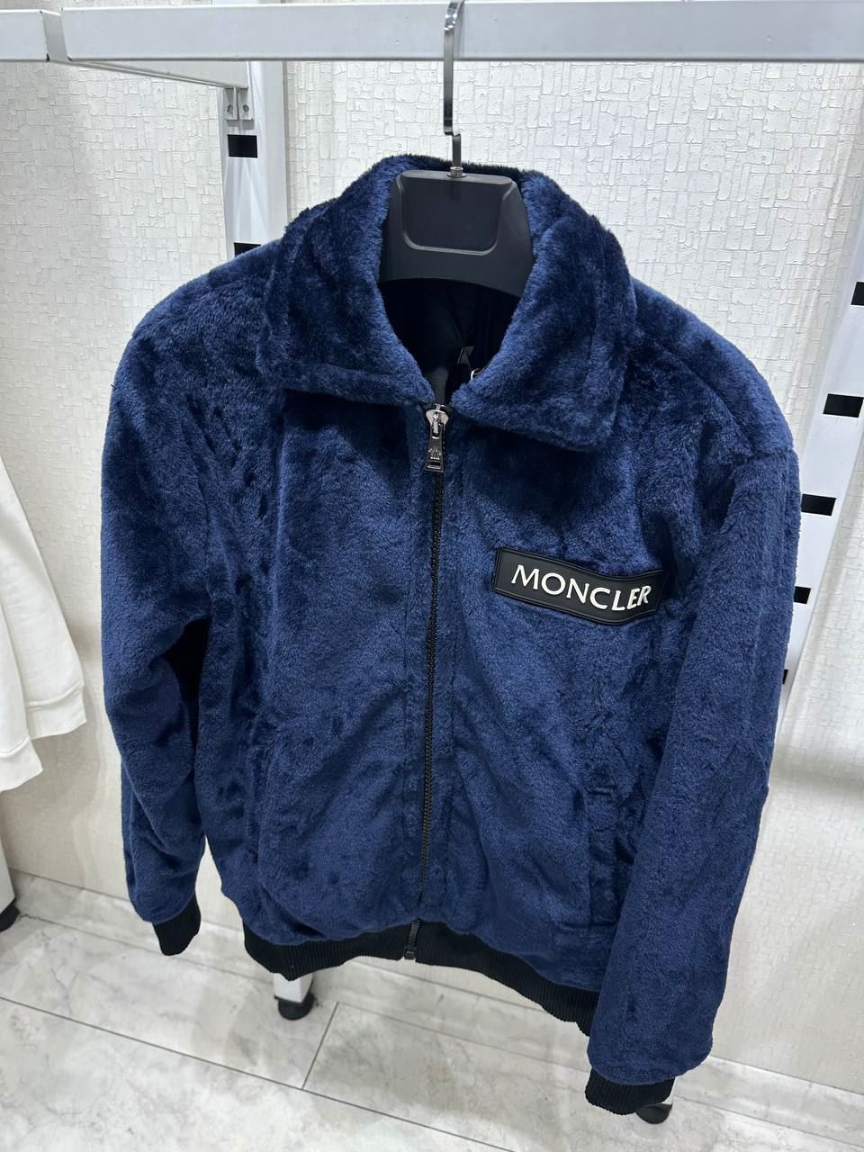 Chaqueta Moncler con pelo de borrego - Imagen 2