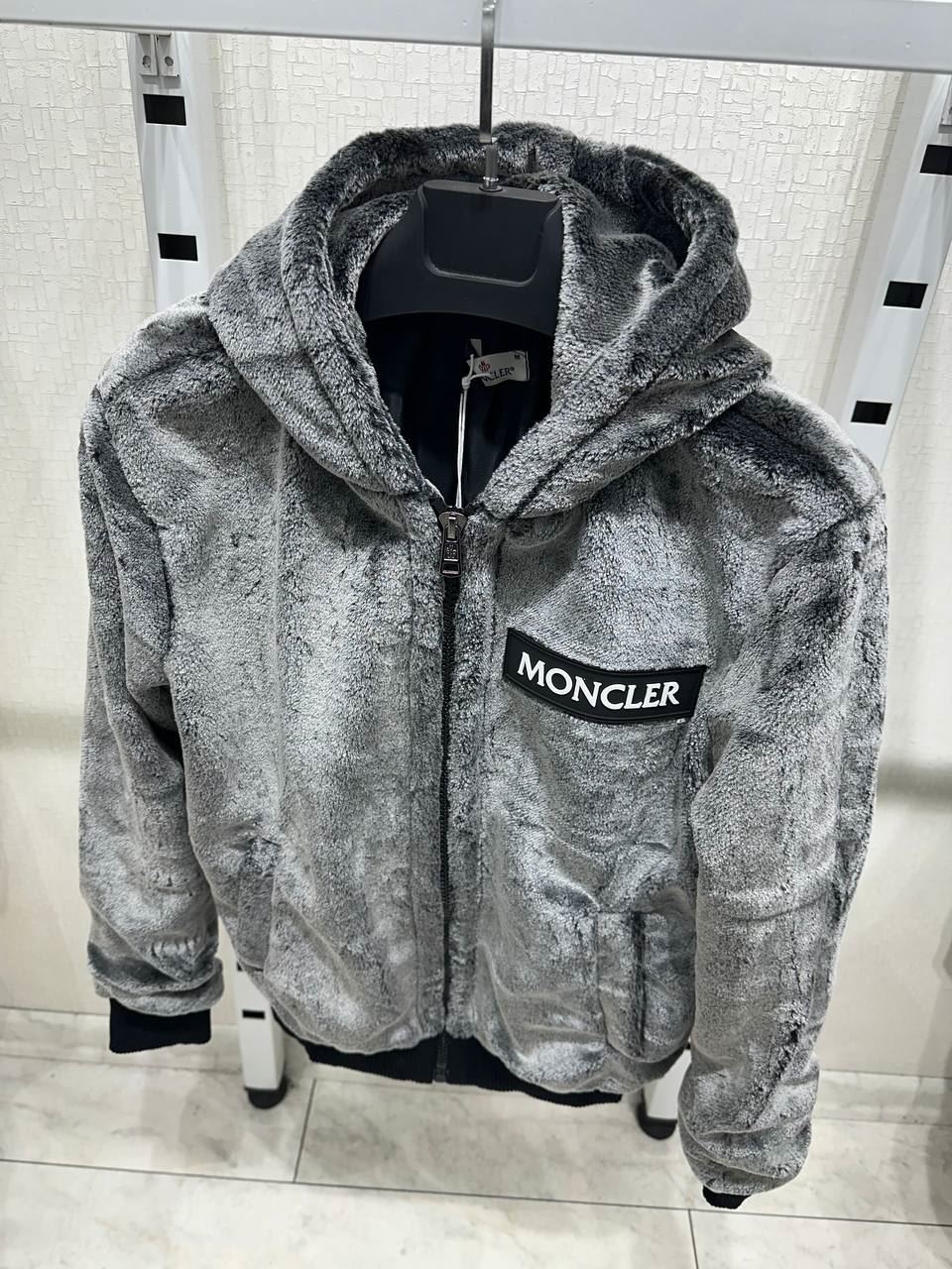 Chaqueta Moncler con pelo de borrego - Imagen 3
