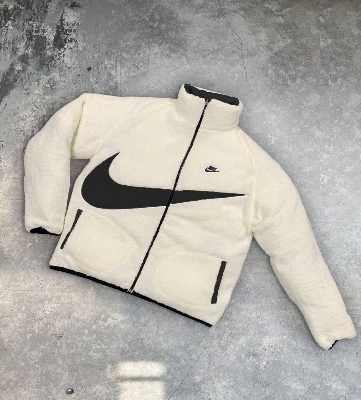 Chaqueta Nike borrego reversible - Imagen 4