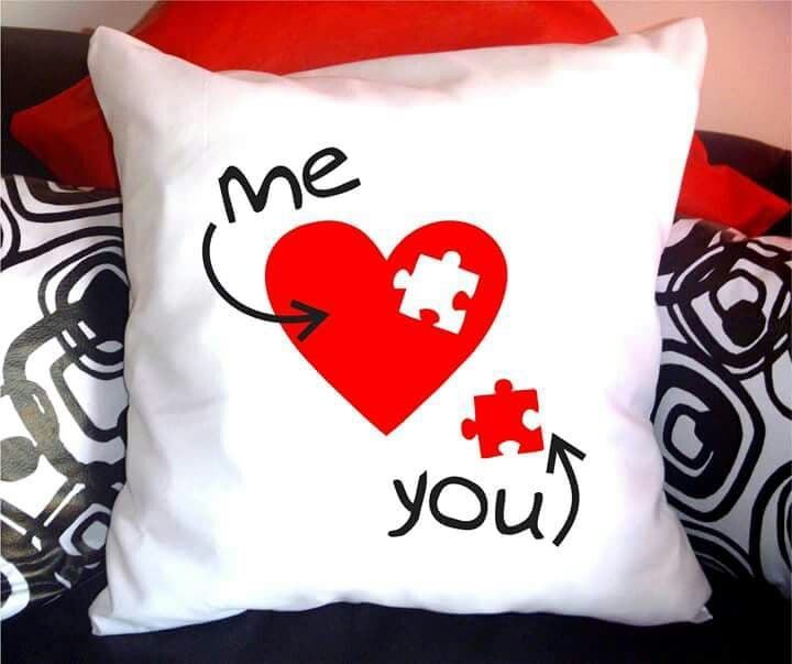 Cojín personalizado pieza puzzle San Valentín - Imagen 1