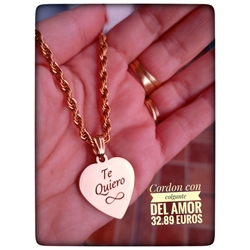 Collar con medalla de corazón personalizado - Imagen 1