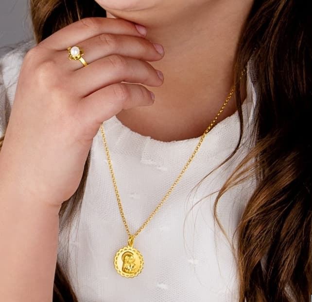 Collar virgen María plata bajada en oro primera comunión - Imagen 1