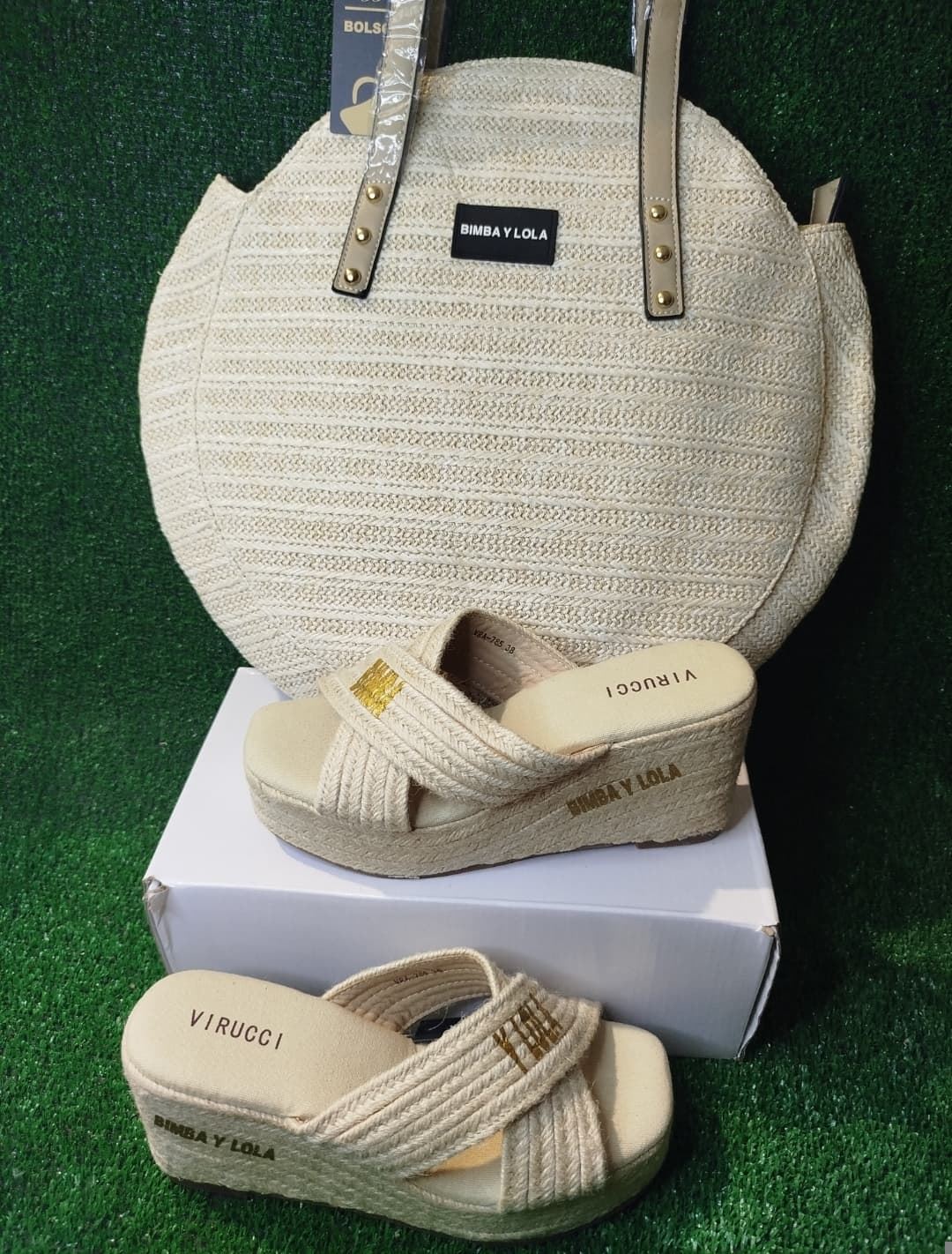 Combo  de bolso y sandalias cruzadas Bimba y Lola - Imagen 1