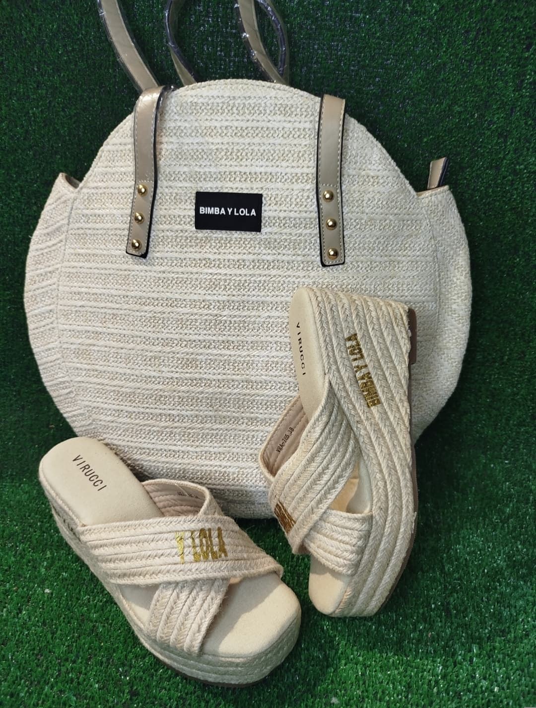 Combo  de bolso y sandalias cruzadas Bimba y Lola - Imagen 2