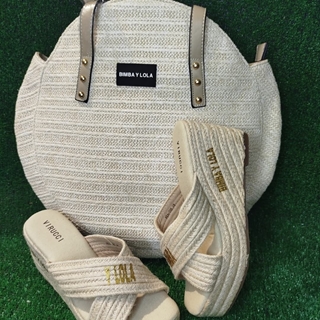 Combo  de bolso y sandalias cruzadas Bimba y Lola - Imagen 2