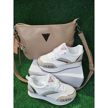 Combo Zapatillas y bolso Guess primavera - Imagen 1