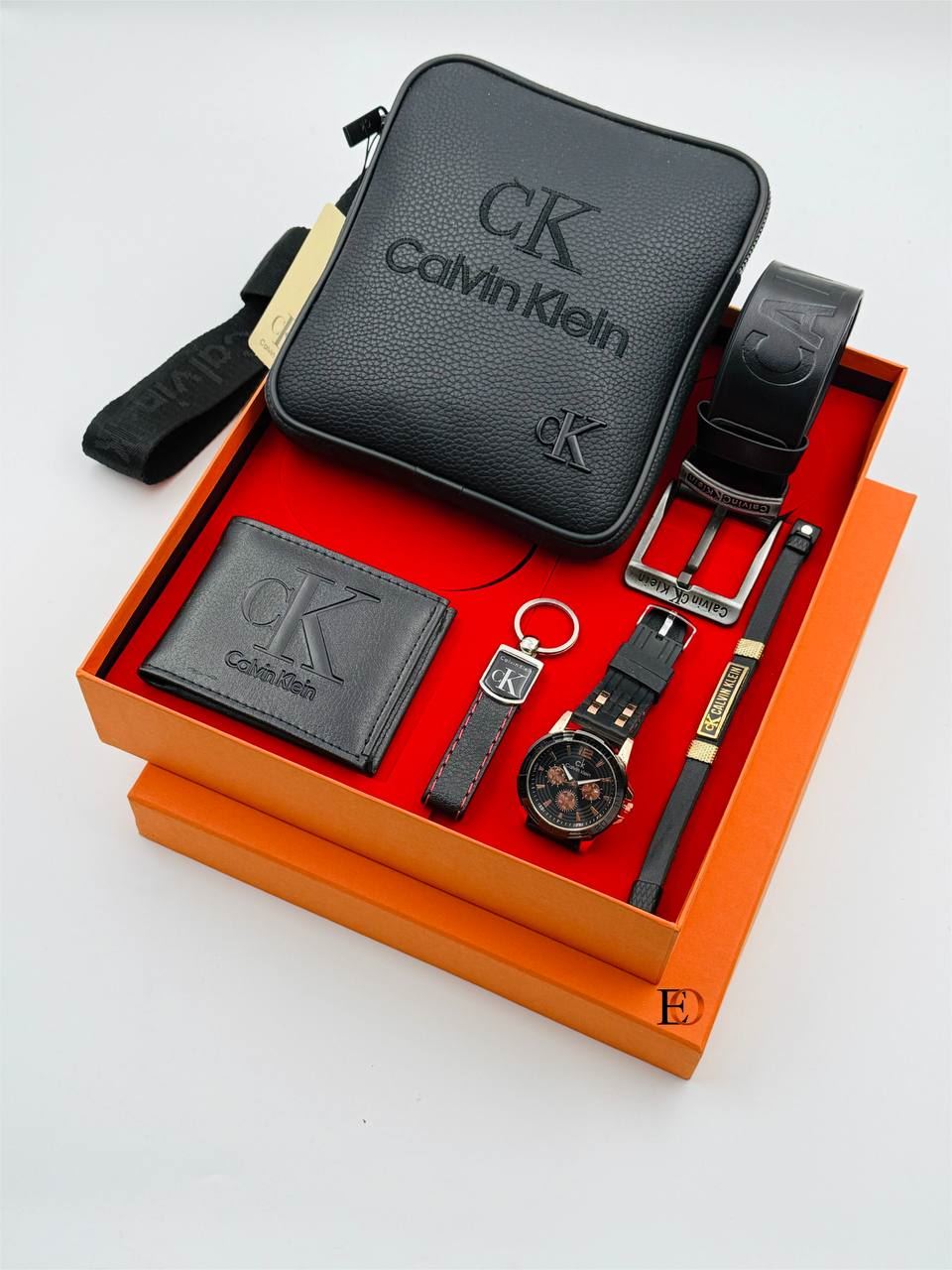 Conjunto bandolera y complementos Calvin Klein - Imagen 1