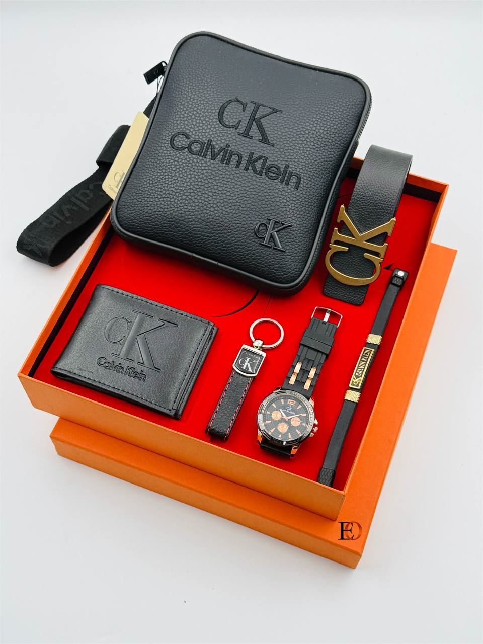 Conjunto bandolera y complementos Calvin Klein - Imagen 4