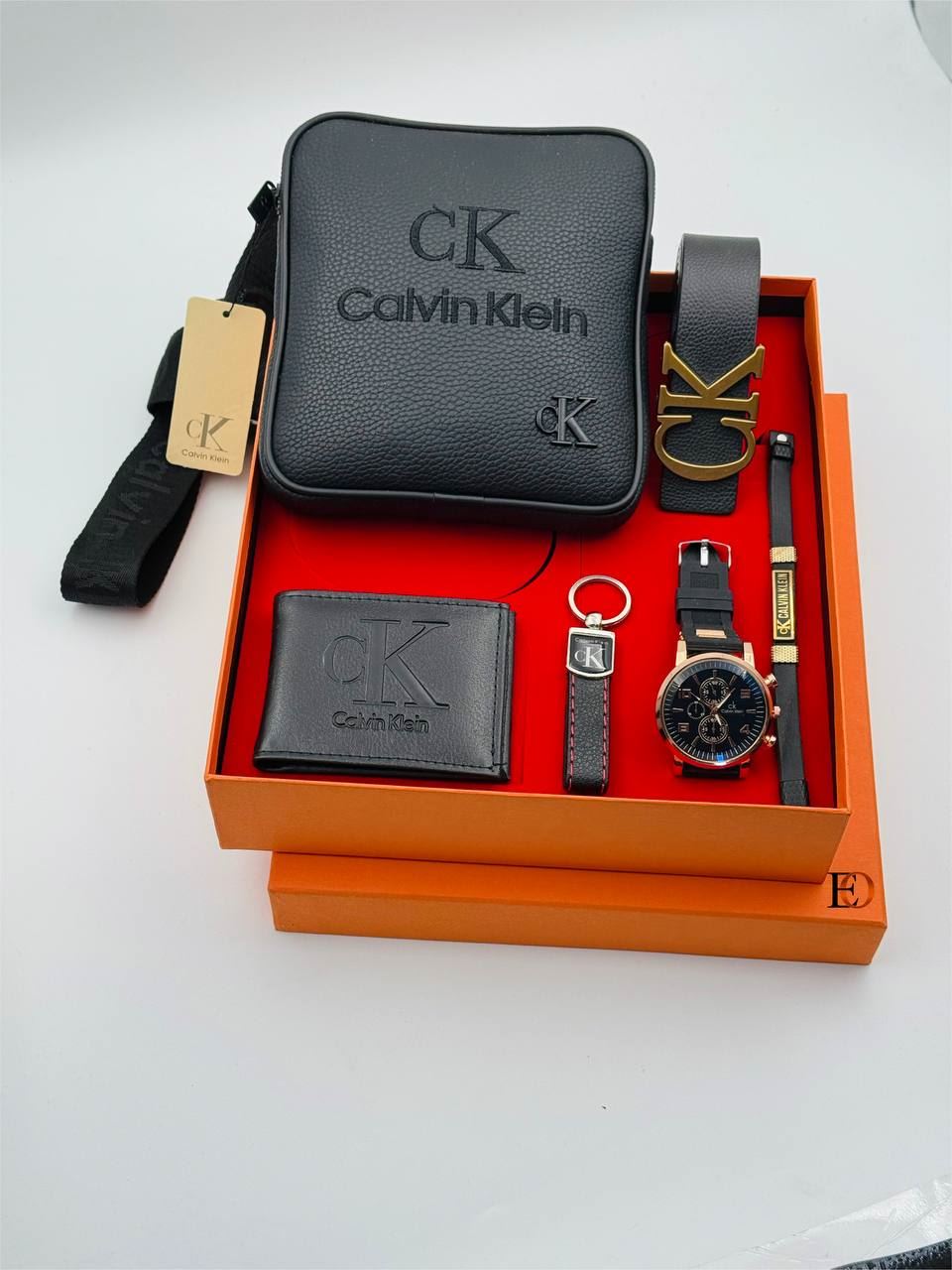 Conjunto bandolera y complementos Calvin Klein - Imagen 6