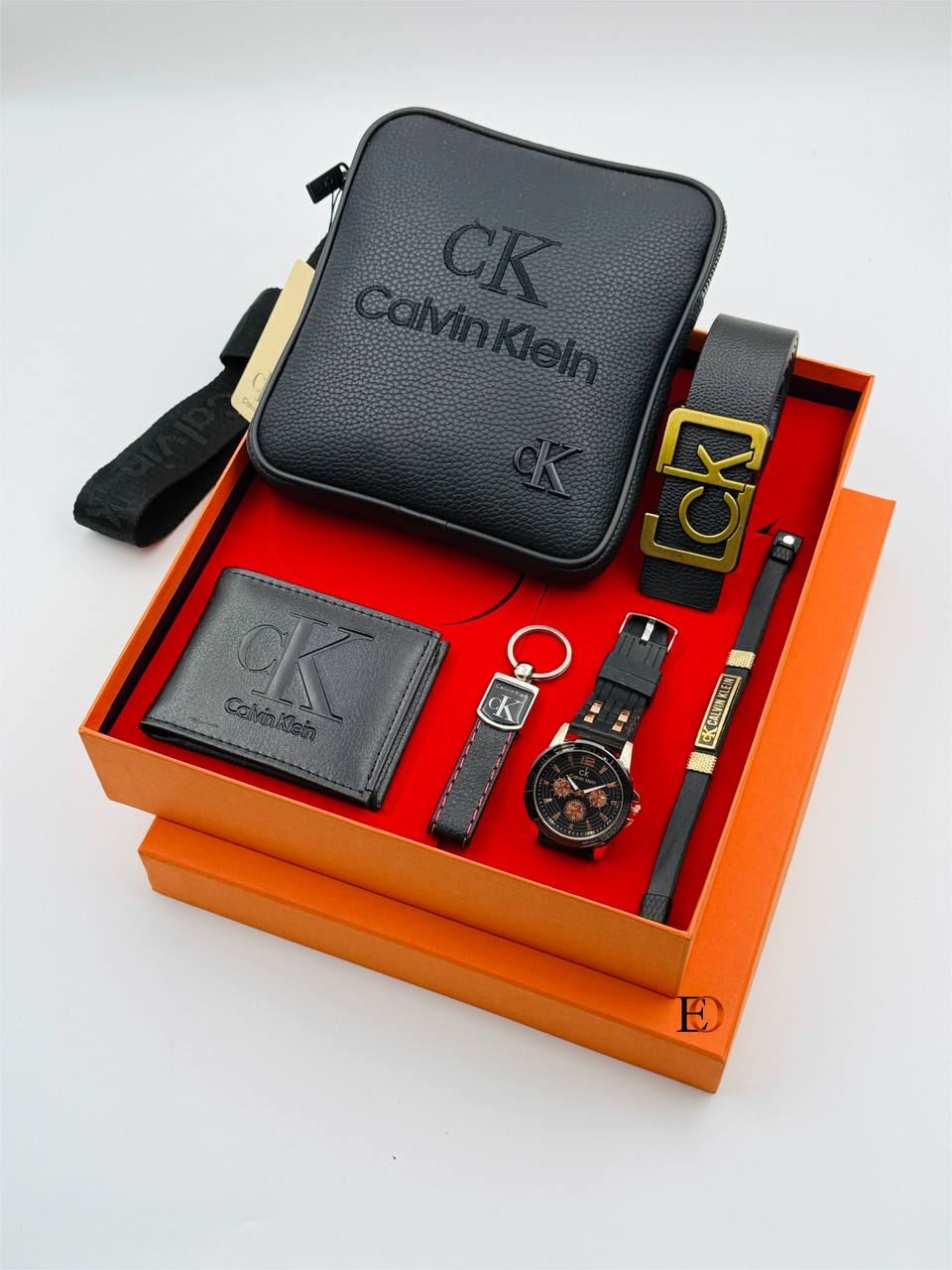 Conjunto bandolera y complementos Calvin Klein - Imagen 9