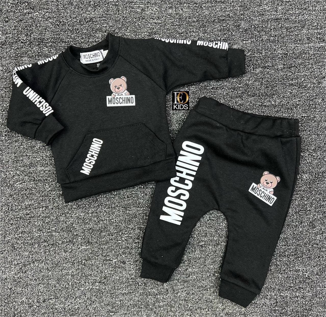 Conjunto bebé Moschino dos piezas - Imagen 4
