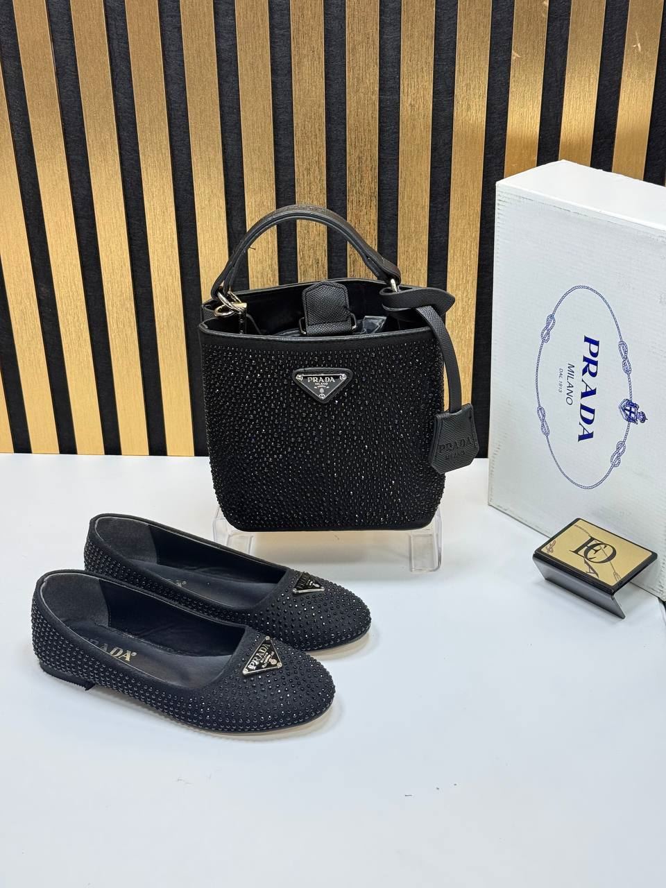 Conjunto bolso Liaison y zapatos bajos Prada - Imagen 2