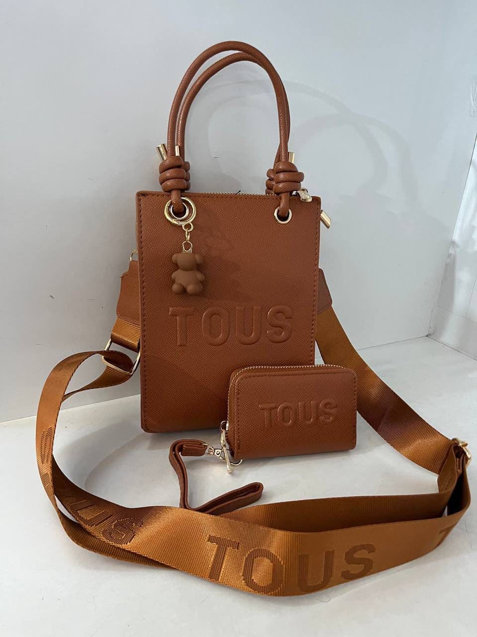 Conjunto bolso vertical y cartera Tous - Imagen 5