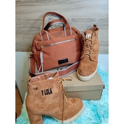 Conjunto bolso y botas Bimba y Lola - Imagen 2