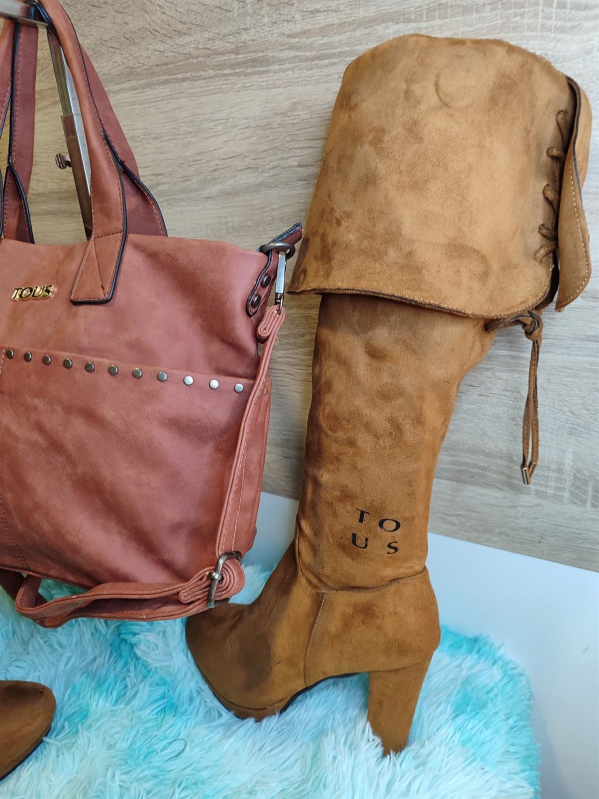 Conjunto bolso y botas Tous - Imagen 1